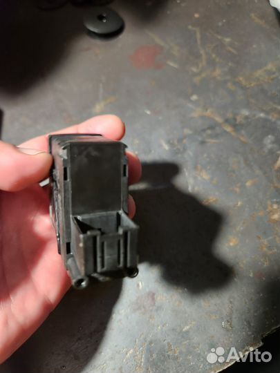 Кнопка ручника Audi А4 A5 8К1927225В