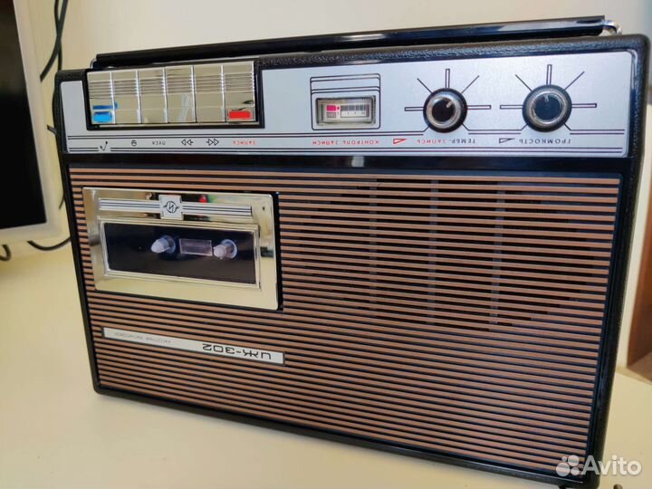 Кассетный магнитофон Иж-302 +2 кассеты б/у