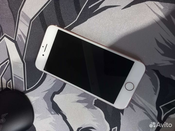 Телефон iPhone 8