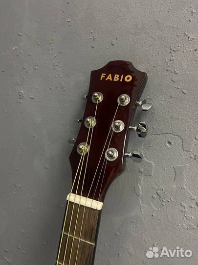 Акустическая гитара