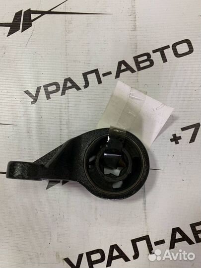 Сайлентблок рычага лев перед rover RBX101771