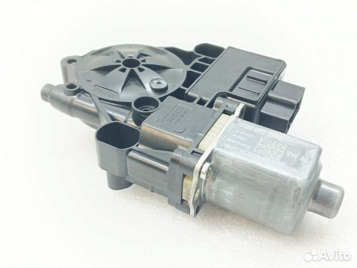 Моторчик стеклоподъемника задний левый Volkswagen
