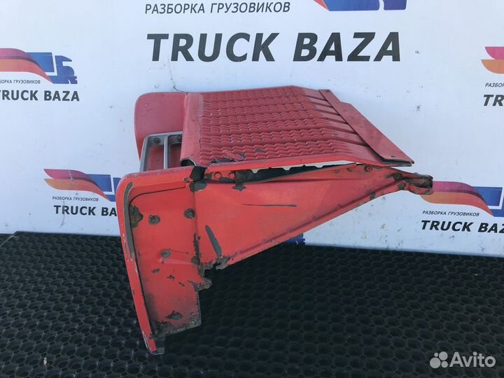 Крышка аккумуляторного ящика