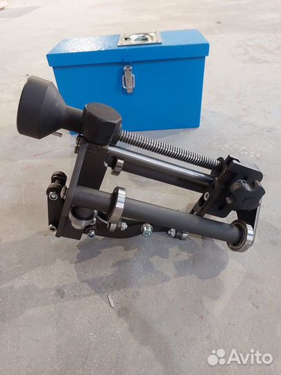 Устройство для снятия оксидного слоя