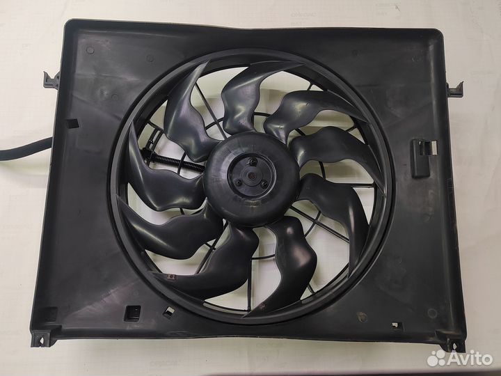 Вентилятор радиатора Hundai Equus 2014