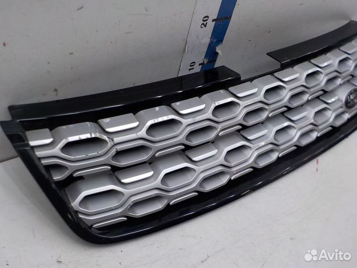 Решетка радиатора Land Rover Discovery Sport 2015