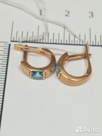 Серьги с синтетическим камнем Золото