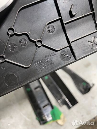 Накладка сиденья Bmw X5 E70 3.0 N52B30