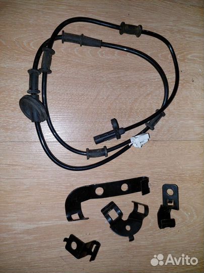 Датчик абс Hyundai iх 35 задний левый