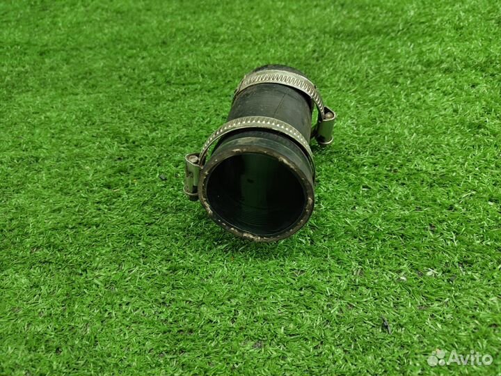 Патрубок интеркулера Audi Q3 8U