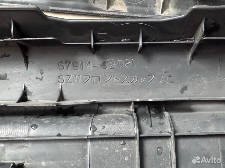 Пластиковые накладки на порог toyota vitz