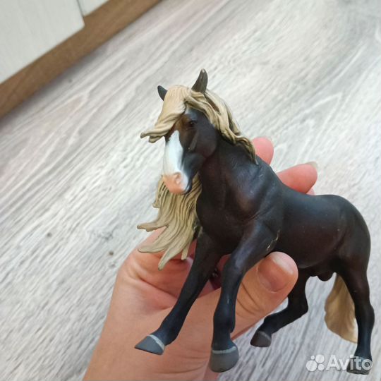 Фигурка лошади collecta