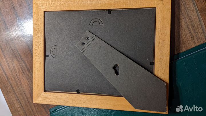 Настольная рамка для фотографий деревянная