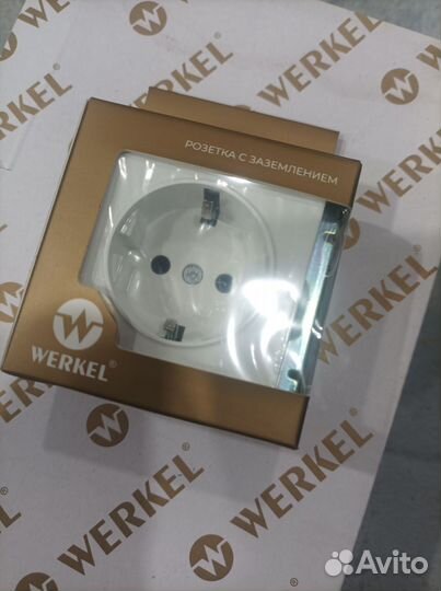 Розетка с заземлением Werkel w1171001