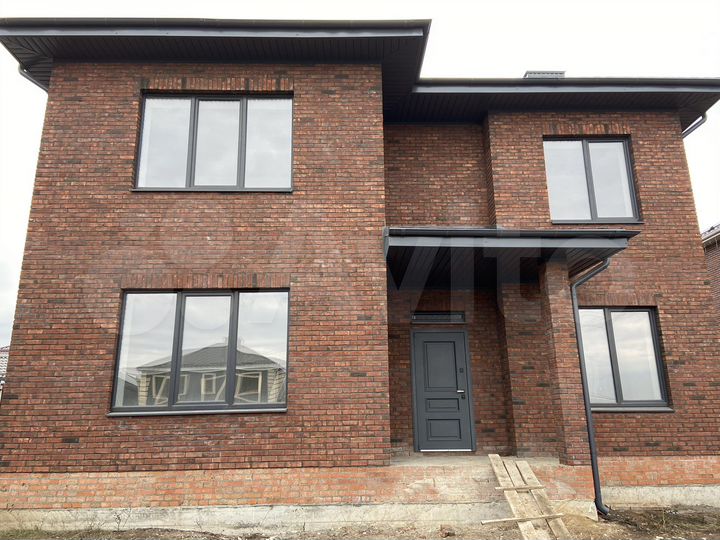 Дом 180 м² на участке 5,4 сот.