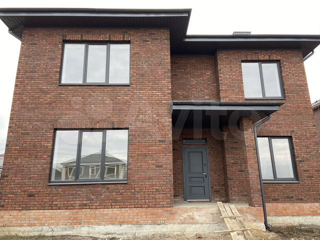 Дом 180 м² на участке 5,4 сот.