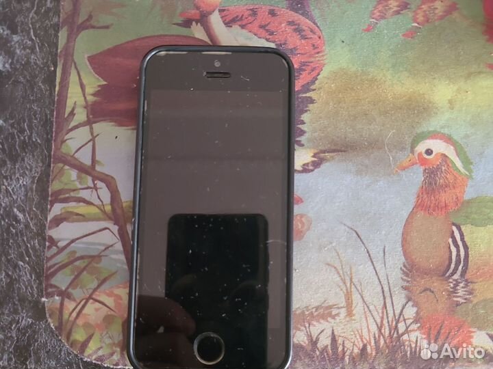 iPhone SE, 32 ГБ