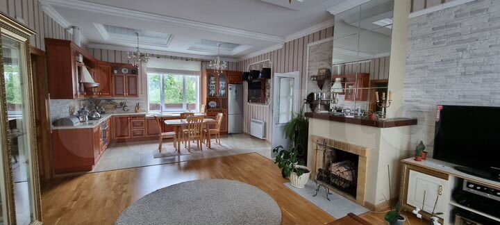 Дом 190 м² на участке 7,5 сот.