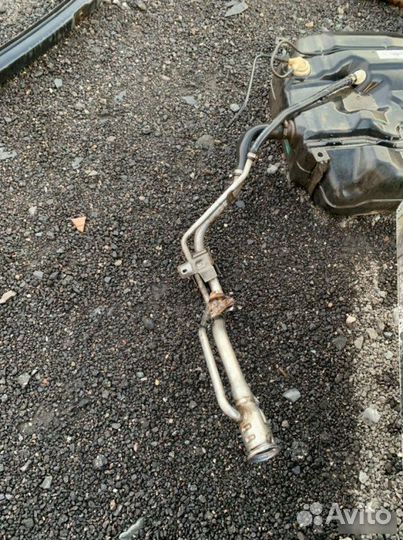 Заливная горловина Ford Focus 2