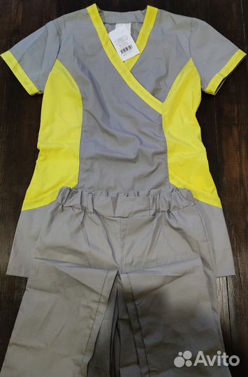 Медицинский костюм женский