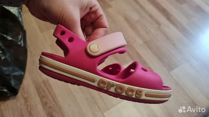 Сандалии для девочки crocs c9