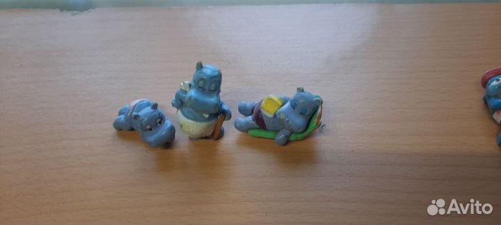 Продаються ретро игрушки из киндора 2000х годов