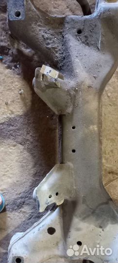 Подрамник передний Nissan Almera N15