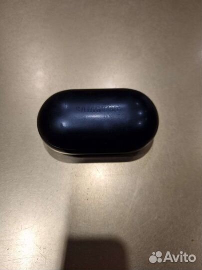 Беспроводные наушники Samsung galaxy buds