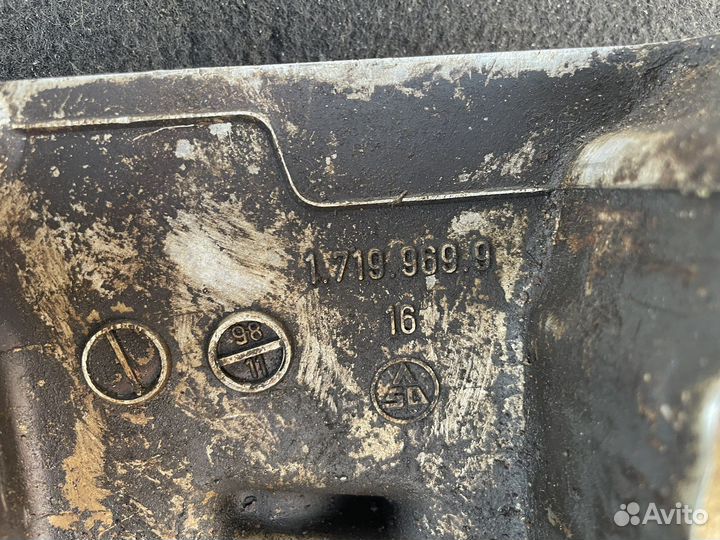 Передняя крышка двигателя Bmw 5 E39 M50 M52