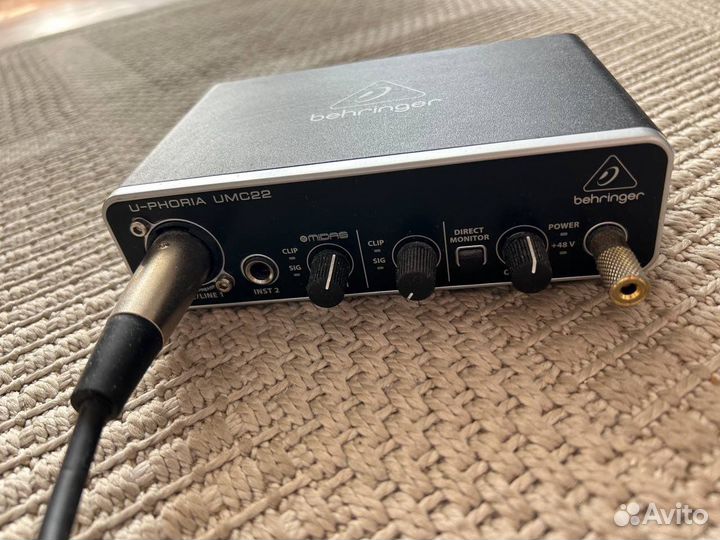 Студийный микрофон и звуковая карта