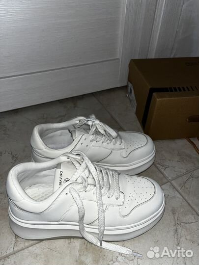 Кроссовки женские белые