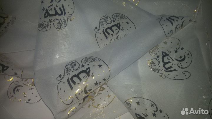 Женский шарфик с мусульманской символикой