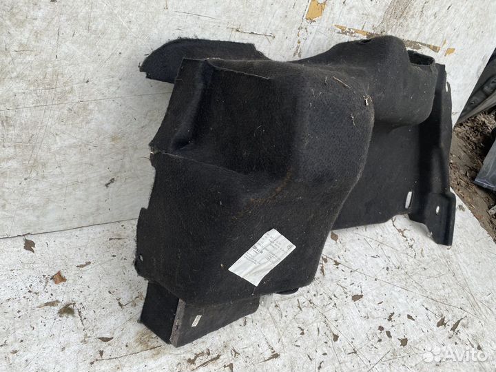 Volkswagen Passat B5+ Обшивка багажника левая