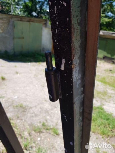 Металлическая дверь