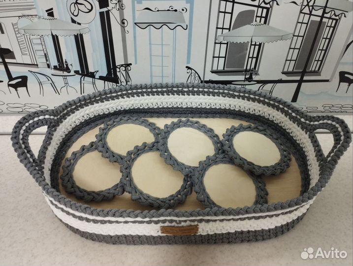 Корзина-поднос с подставками под чашку