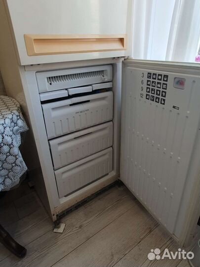 Холодильник бу Stinol