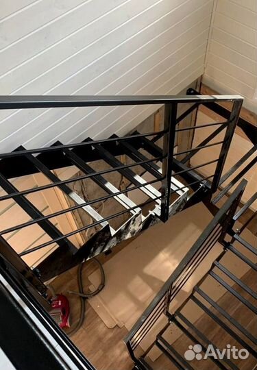 Металлических лестниц Монтаж