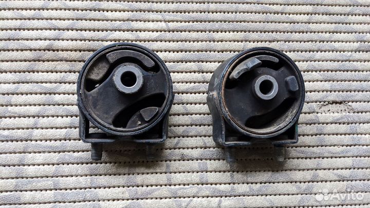 Подушки двигателя Mazda Demio кузов DW