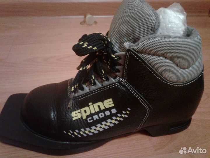 Лыжные ботинки