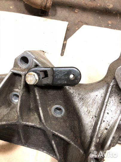 Кронштейн гидроуселителя рено мега 1