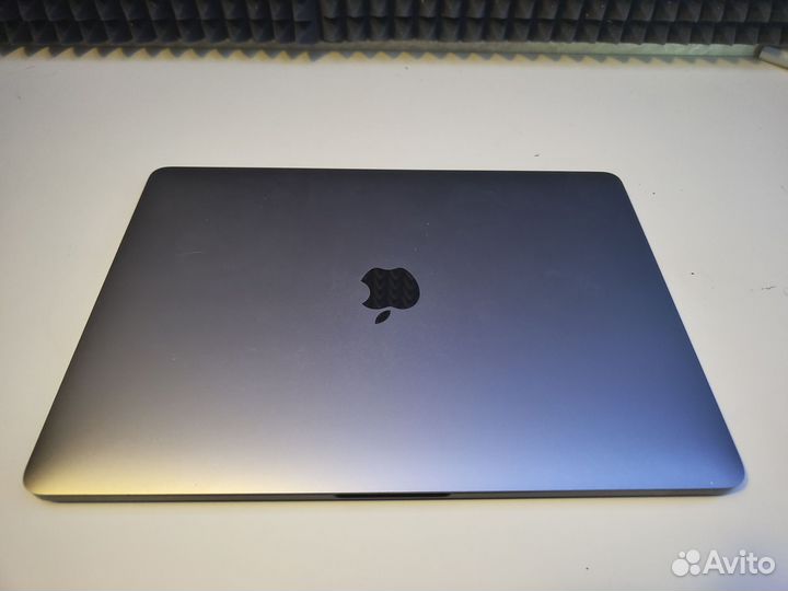 Apple MacBook Pro 13 2017 touch bar