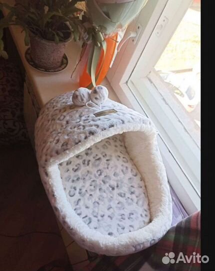 Лежанка для кошек