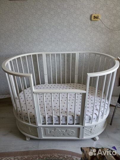 Детская кроватка