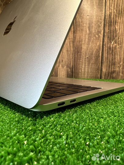 MacBook Pro 13 2016 8/256