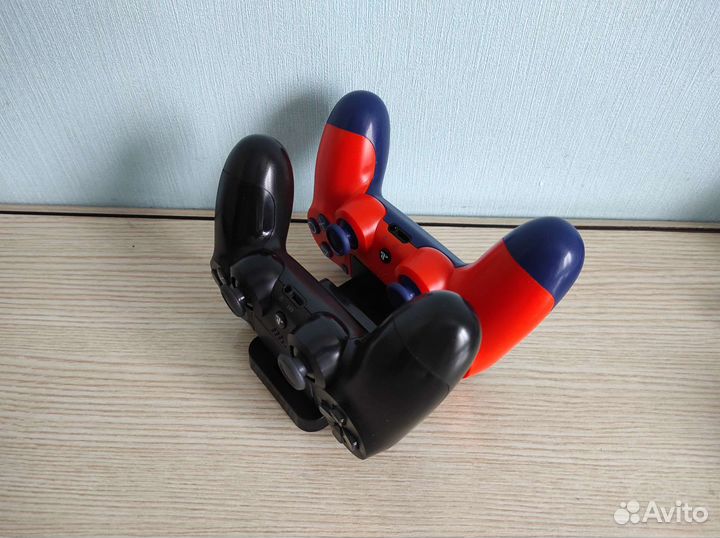 Sony playstation 4 slim /2 геймпада /Игры