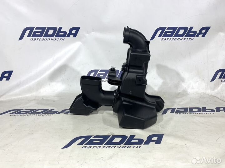 Резонатор воздушного фильтра Kia Rio 4 (17)