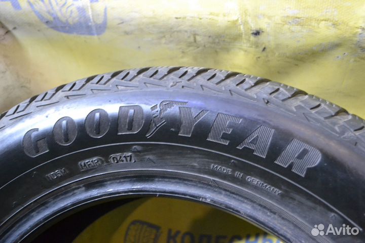Goodyear UltraGrip Ice 2 215/60 R16