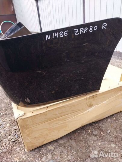 Продам бампер задний тойота вокси