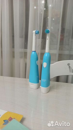 Электронная зубная щетка