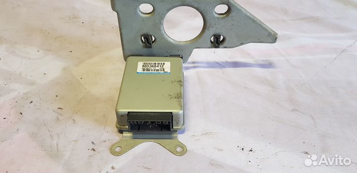 Mitsubishi Pajero 3 Блок управления дросселем